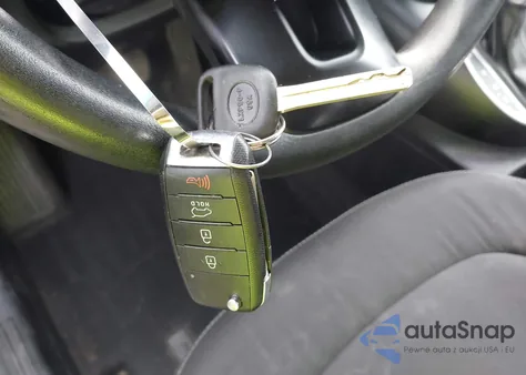 2017 Kia Soul + z USA, uszkodzony, nr VIN KNDJP3A57H7496512